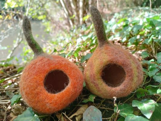 Citrouille en laine feutrée – Cultivez votre créativité avec l’automne à Bédée