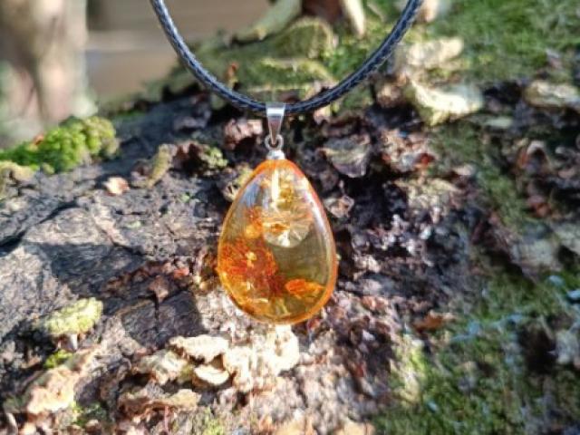 pendentif de pierre semi-précieuse